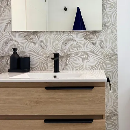 Canaryislandshost L Almar De Arrieta (Lanzarote)